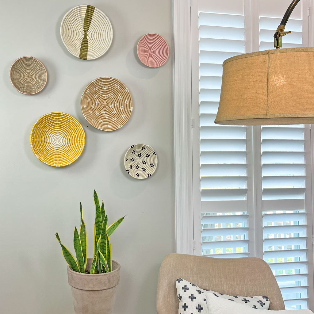 White and Olive Green Decorative Wall Basket|Round African Woven Baskets with Flat Back for Hanging | Boho Wall Art | Decorative Fruit Bowls